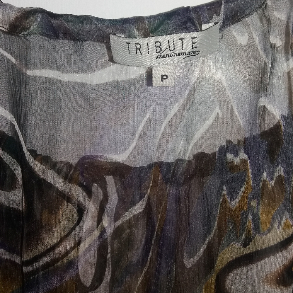 Pretty blouse - Picture 2 of 3